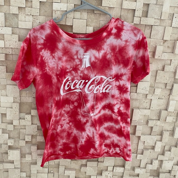 Red and white Coca Cola tee - Picture 1 of 1